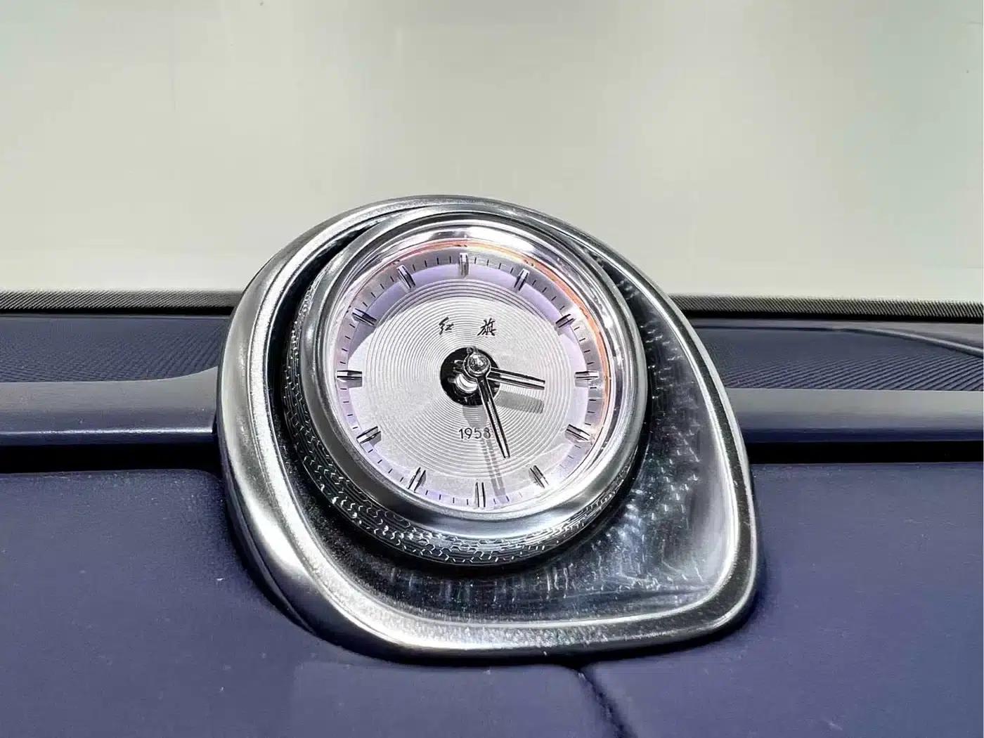 Hongqi Golden Sunflower Elegant 2024 Model 4.0T V8 — миниатюра 26
