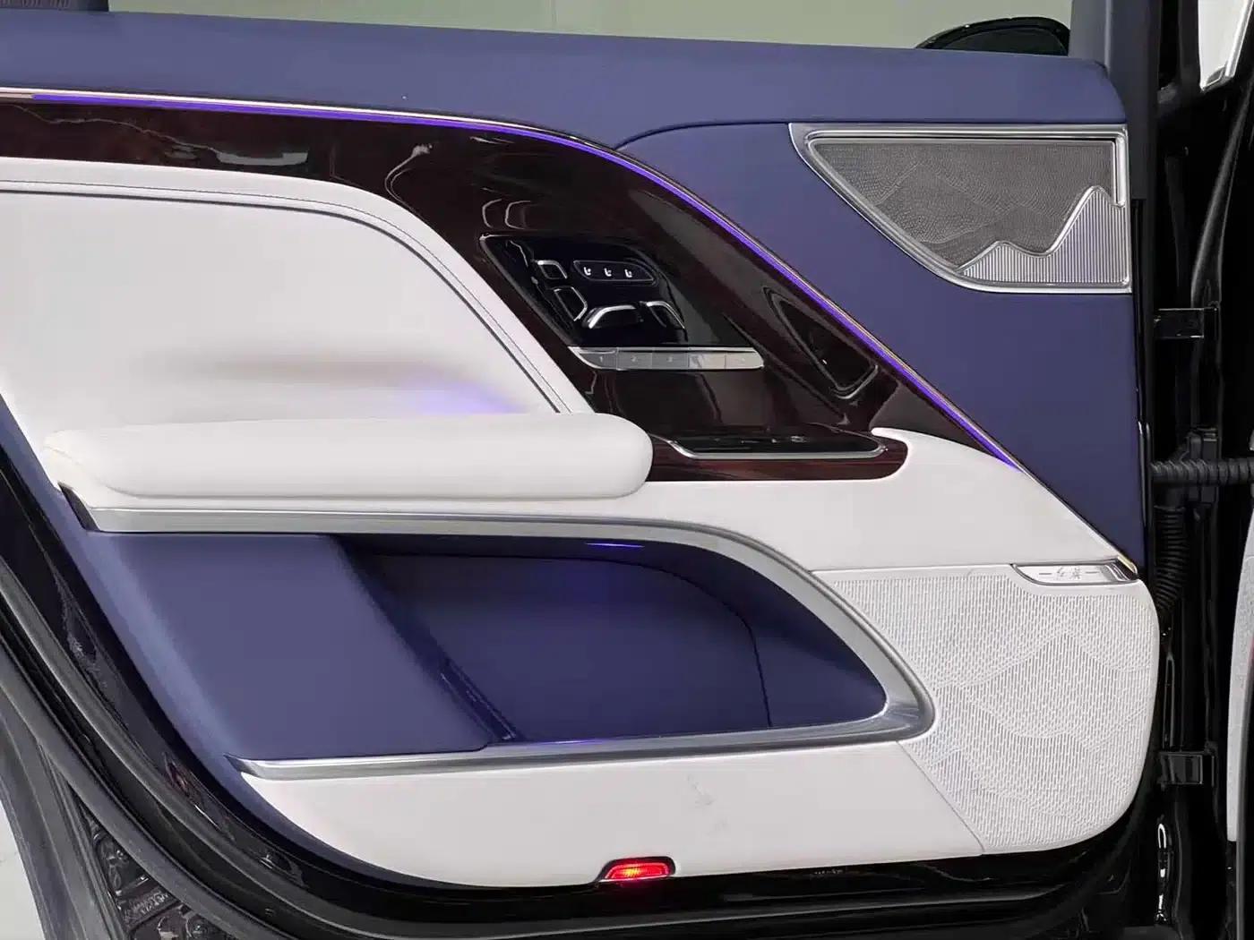 Hongqi Golden Sunflower Elegant 2024 Model 4.0T V8 — миниатюра 34