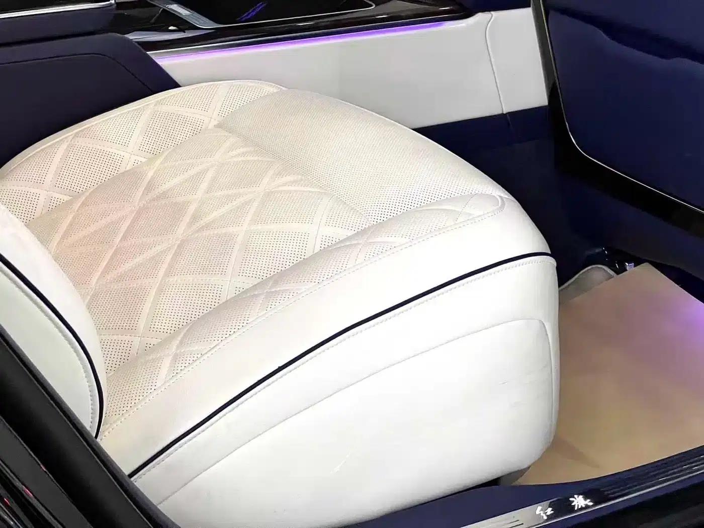 Hongqi Golden Sunflower Elegant 2024 Model 4.0T V8 — миниатюра 39