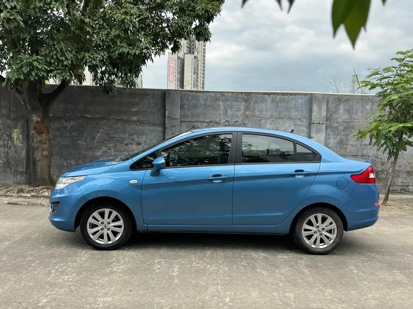 Kaiyi C3 2015 1.5L Manual Diamond Edition — миниатюра 3
