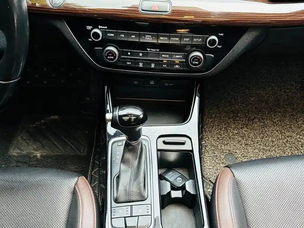 Kia K5 2017 1.8L Automatic DLX — миниатюра 11