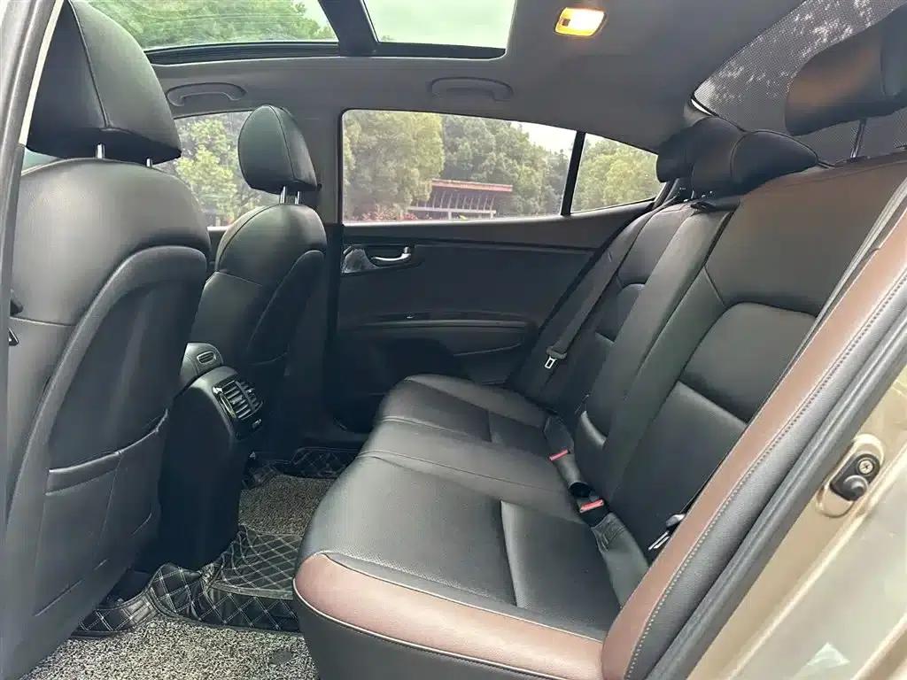 Kia K5 2017 1.8L Automatic DLX — миниатюра 15