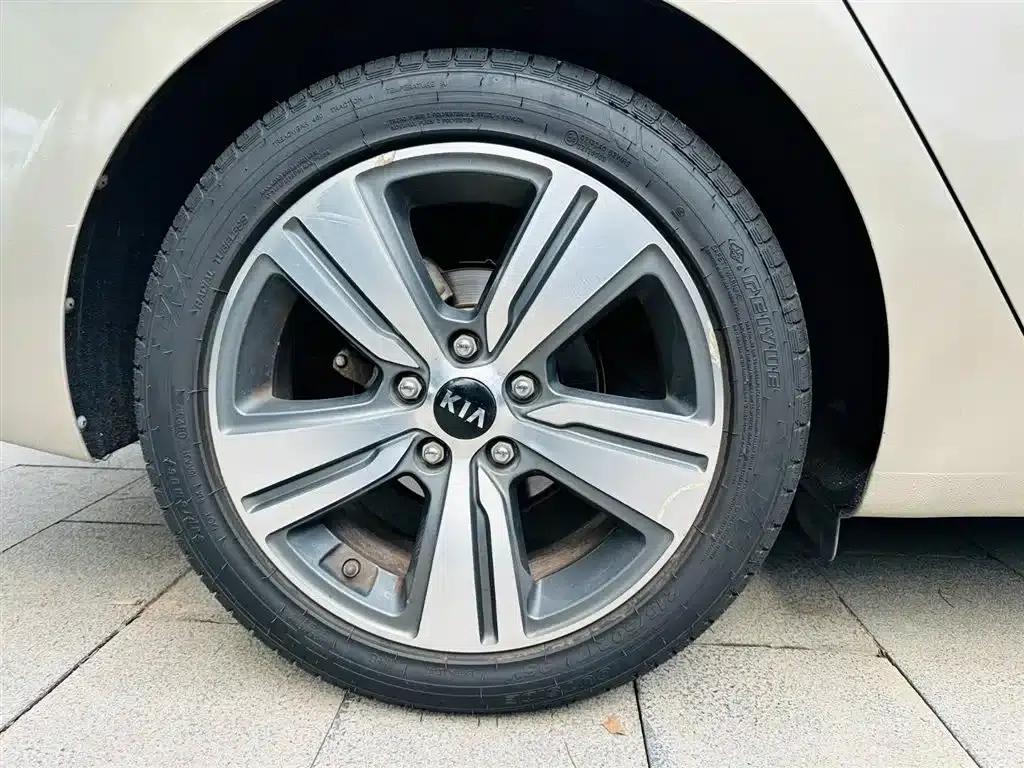 Kia K5 2017 1.8L Automatic DLX — миниатюра 6