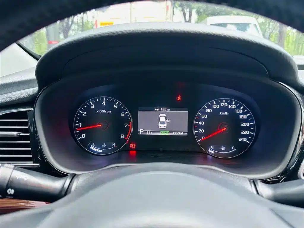 Kia K5 2017 1.8L Automatic DLX — миниатюра 10
