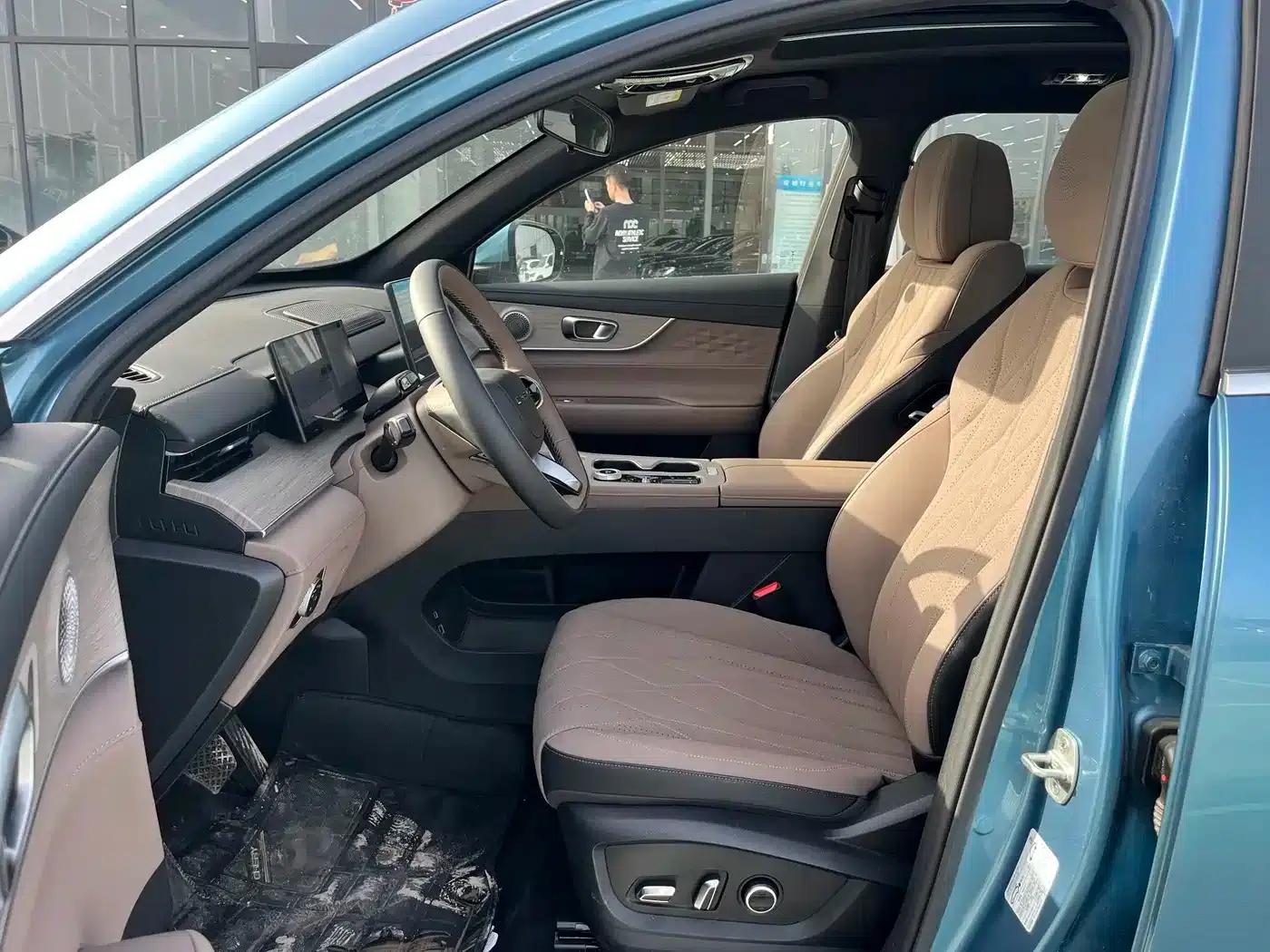 Chery Tiggo 8 PLUS C-DM 2025 1.5T 116km/h Premium 5-seater — миниатюра 6