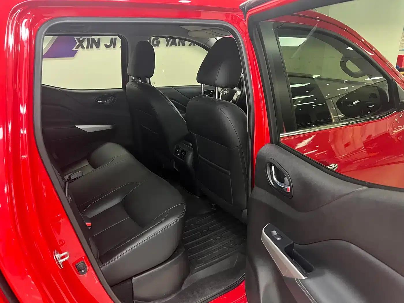 2021 Navara 2.5L Automatic 4WD Premium QR25 — миниатюра 12