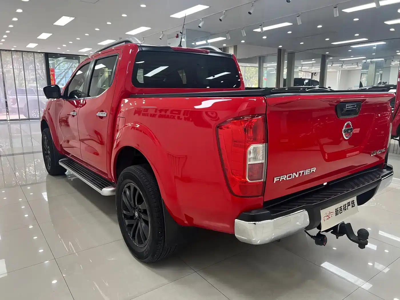 2021 Navara 2.5L Automatic 4WD Premium QR25 — миниатюра 13