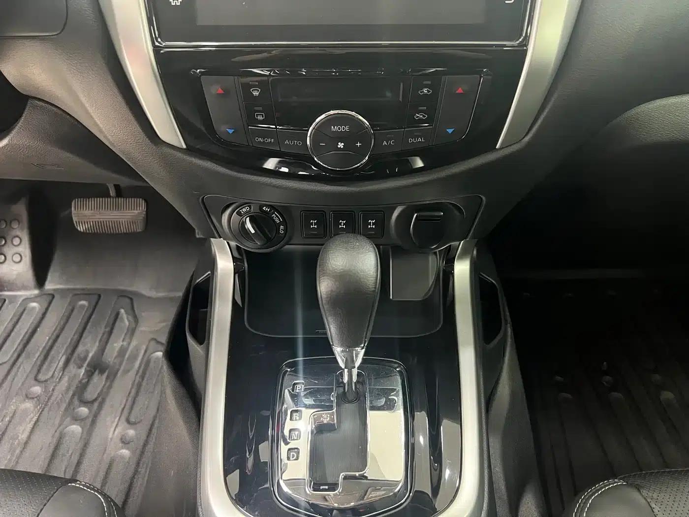 2021 Navara 2.5L Automatic 4WD Premium QR25 — миниатюра 5