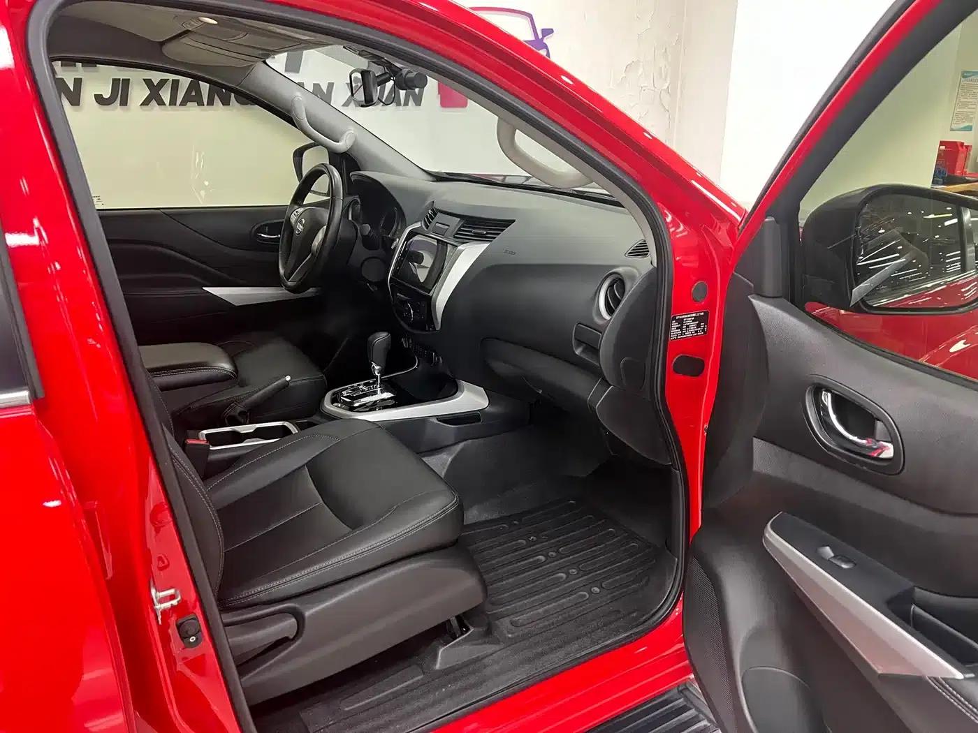 2021 Navara 2.5L Automatic 4WD Premium QR25 — миниатюра 8