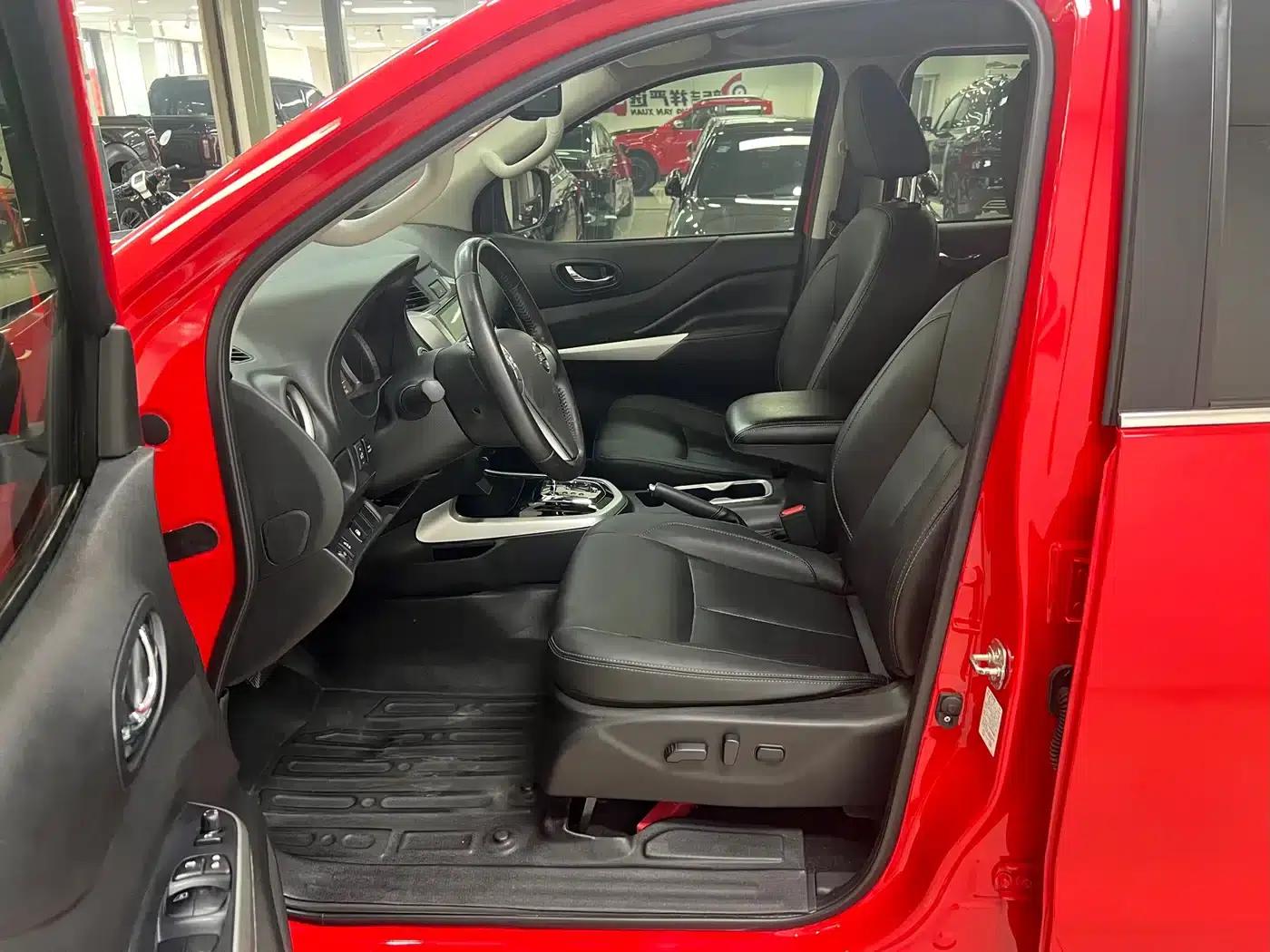 2021 Navara 2.5L Automatic 4WD Premium QR25 — миниатюра 9