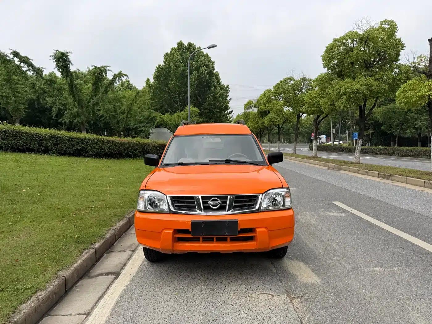 2013 Nissan ZN Van 2.4L 2WD Luxury 5-Seater — миниатюра 2