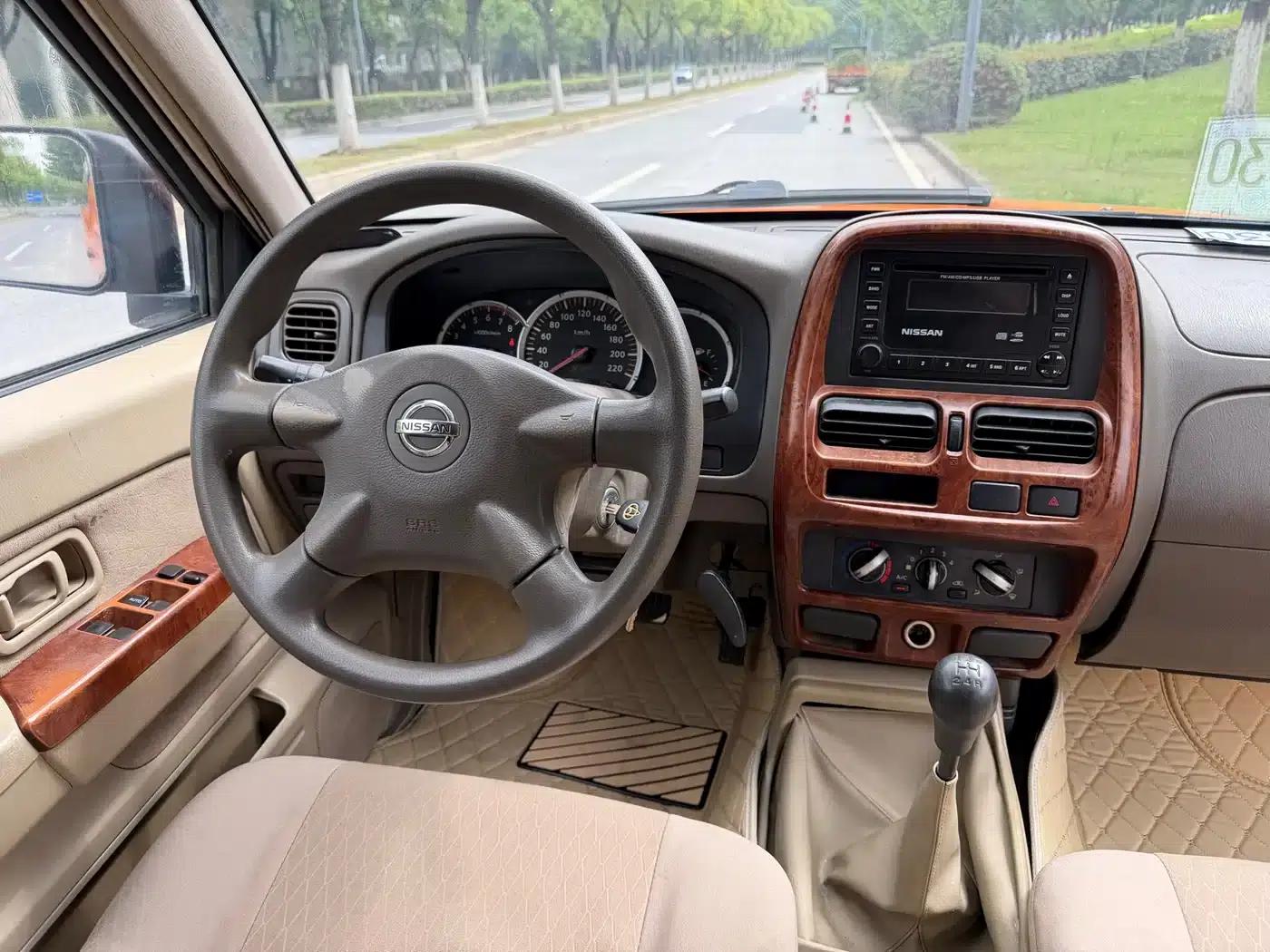 2013 Nissan ZN Van 2.4L 2WD Luxury 5-Seater — миниатюра 12