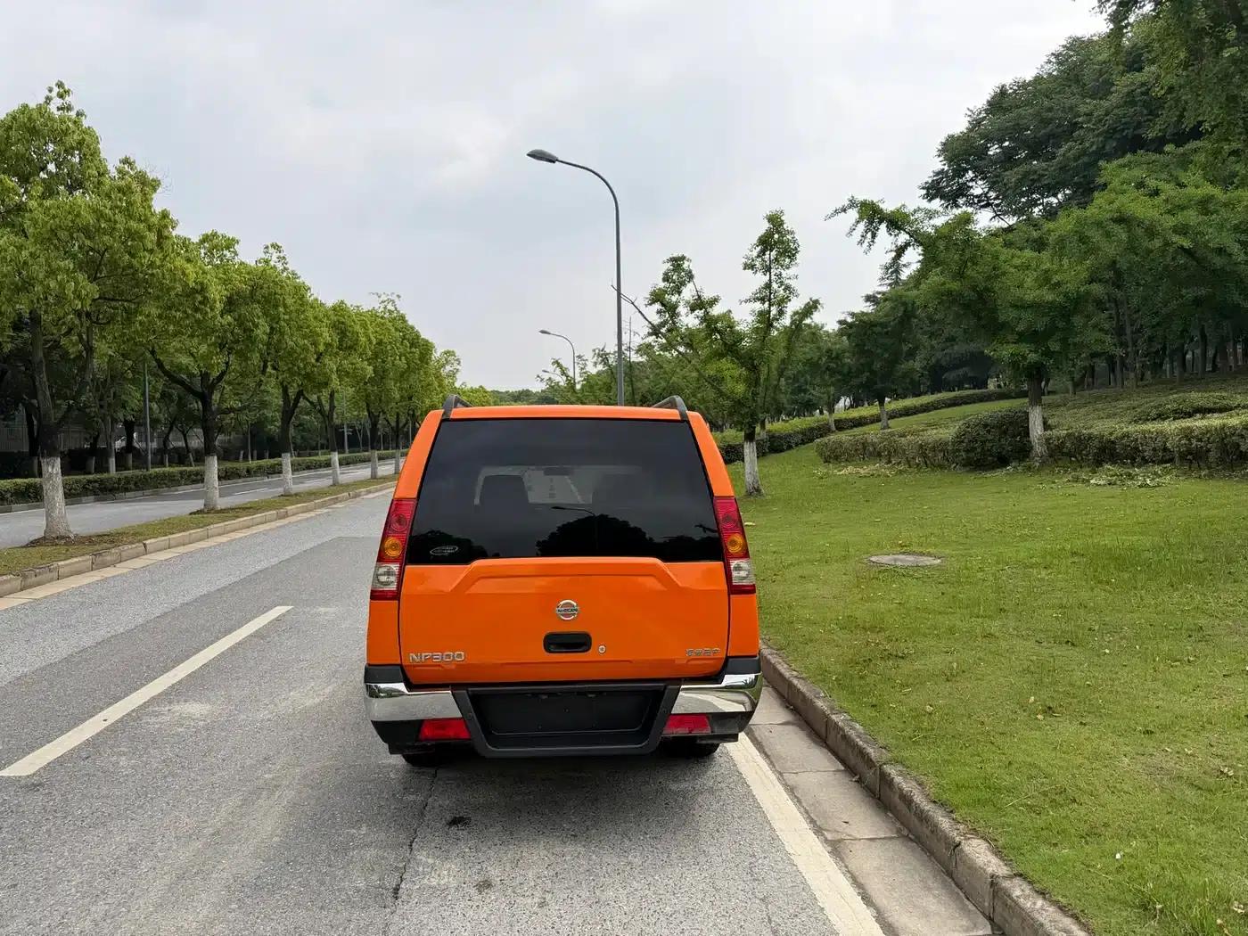 2013 Nissan ZN Van 2.4L 2WD Luxury 5-Seater — миниатюра 5