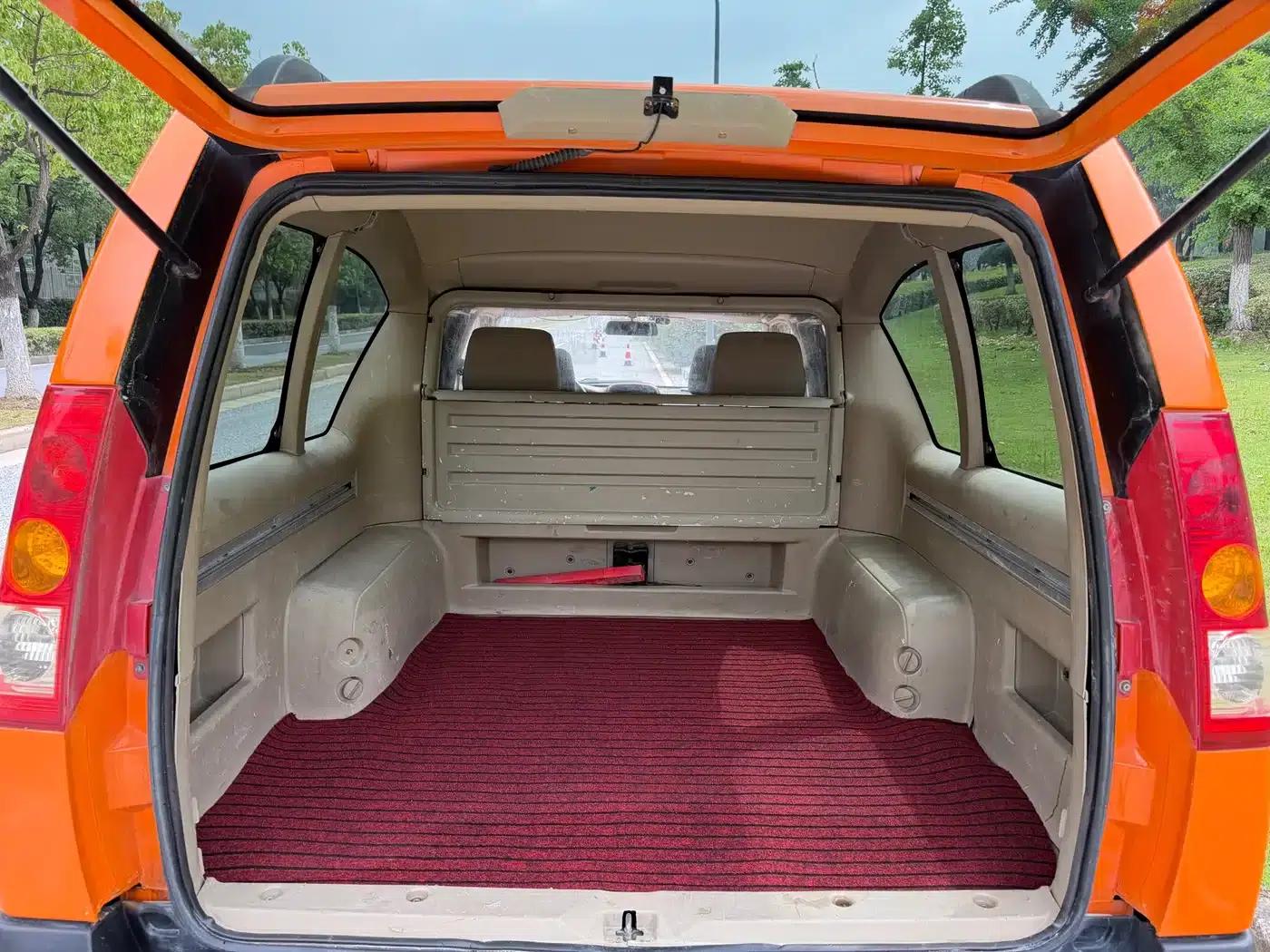 2013 Nissan ZN Van 2.4L 2WD Luxury 5-Seater — миниатюра 7