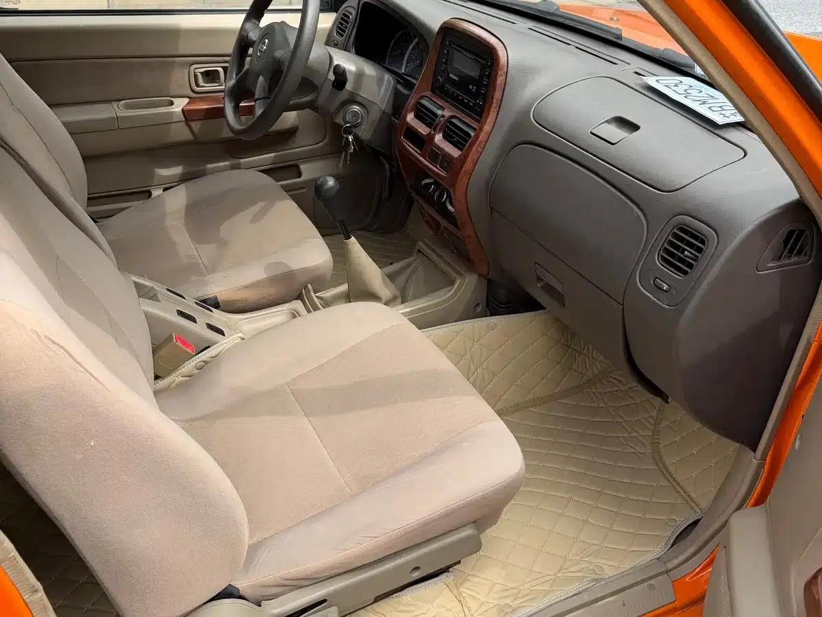 2013 Nissan ZN Van 2.4L 2WD Luxury 5-Seater — миниатюра 10