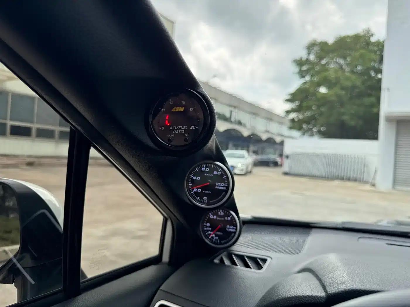 Impreza 2014 2.5T WRX STi Sedan — миниатюра 14