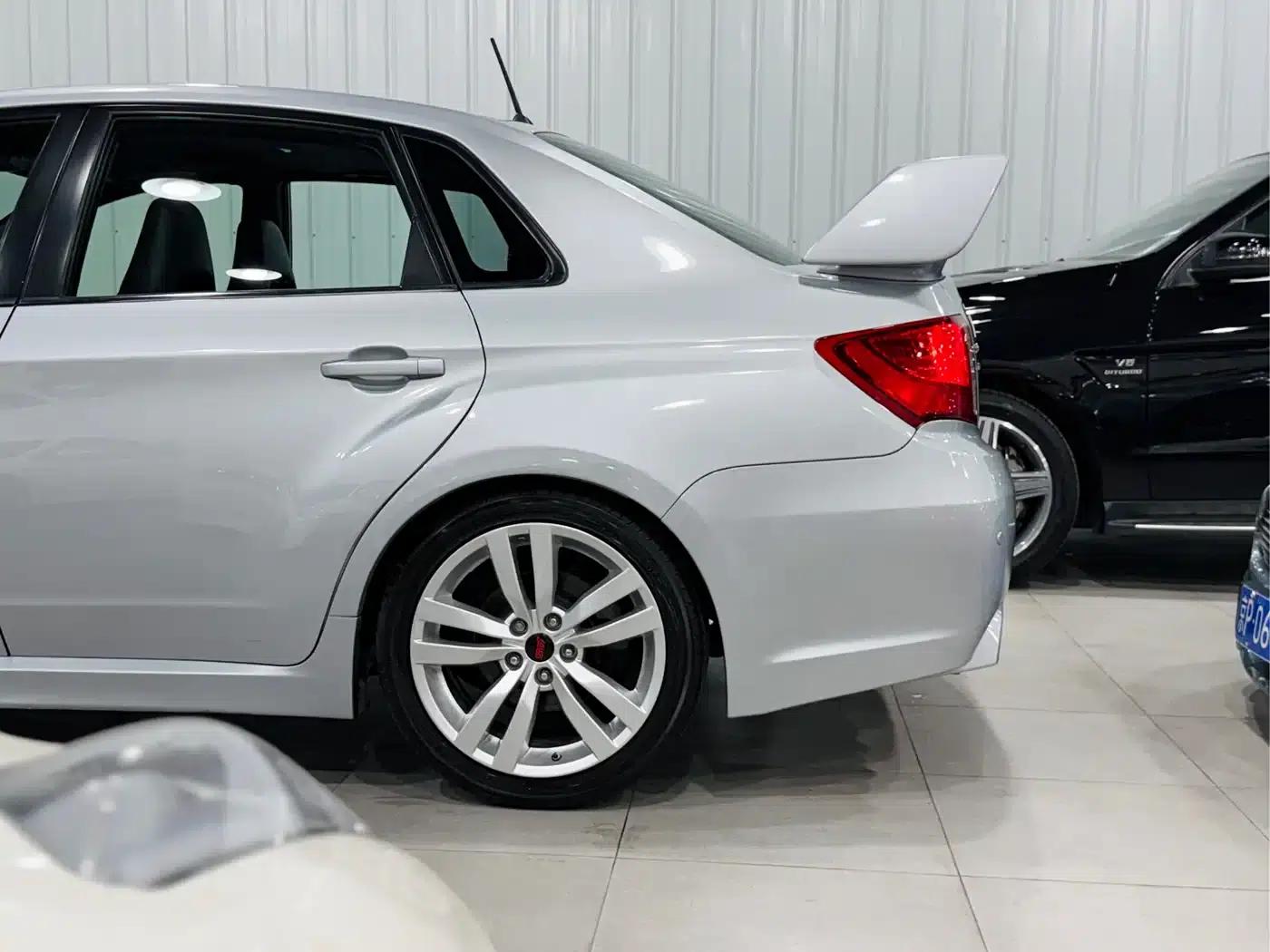Impreza 2011 2.5T WRX STi Sedan — миниатюра 4