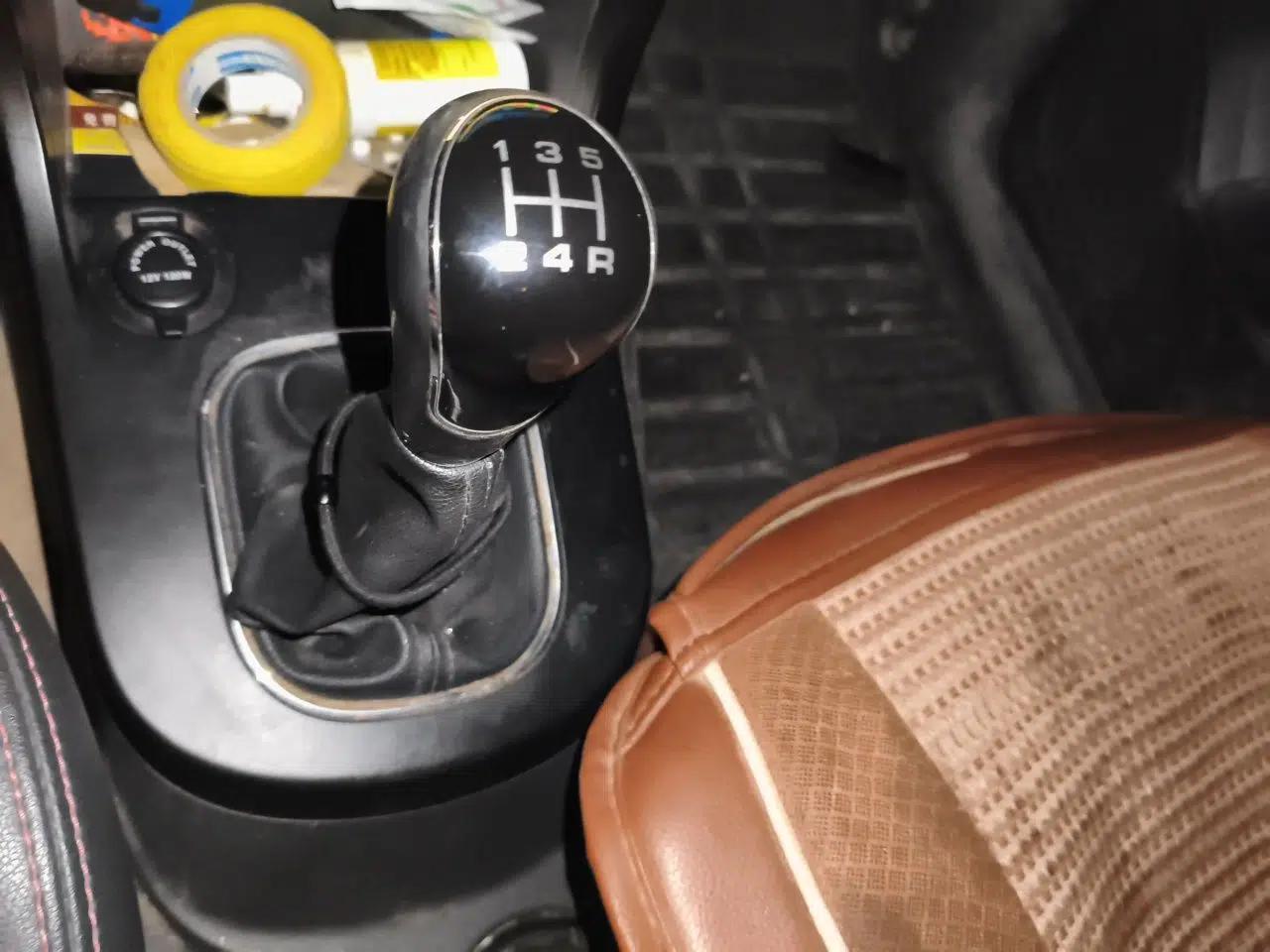 Used Dongfeng Fengon 370 2016 1.5L Manual Luxury 7-Seater — миниатюра 14