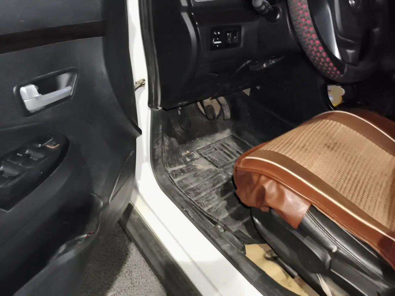 Used Dongfeng Fengon 370 2016 1.5L Manual Luxury 7-Seater — миниатюра 16