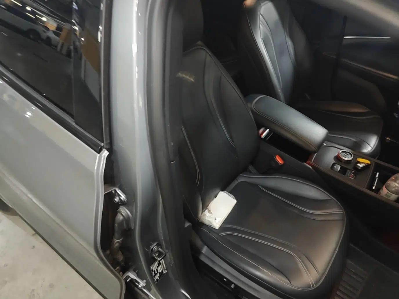 Used Ford Mustang Mach-E 2021 AION Y Plus Rear-Drive Luxury Edition (Long Range) — миниатюра 19