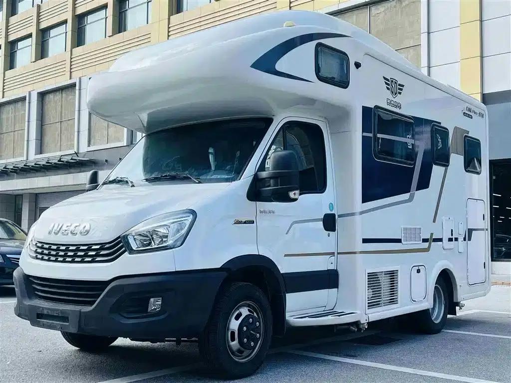 Iveco Daily 2021 3.0L Automatic — миниатюра 1