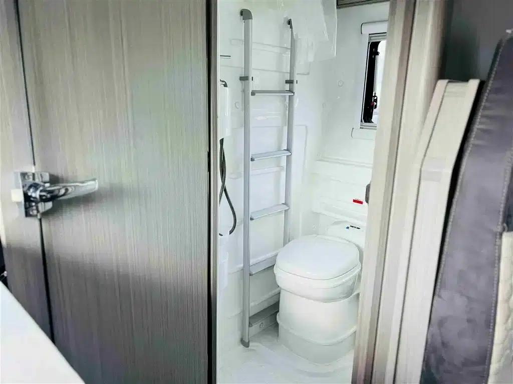 Iveco Daily 2021 3.0L Automatic — миниатюра 22