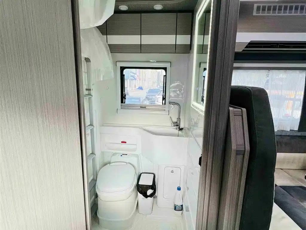 Iveco Daily 2021 3.0L Automatic — миниатюра 24