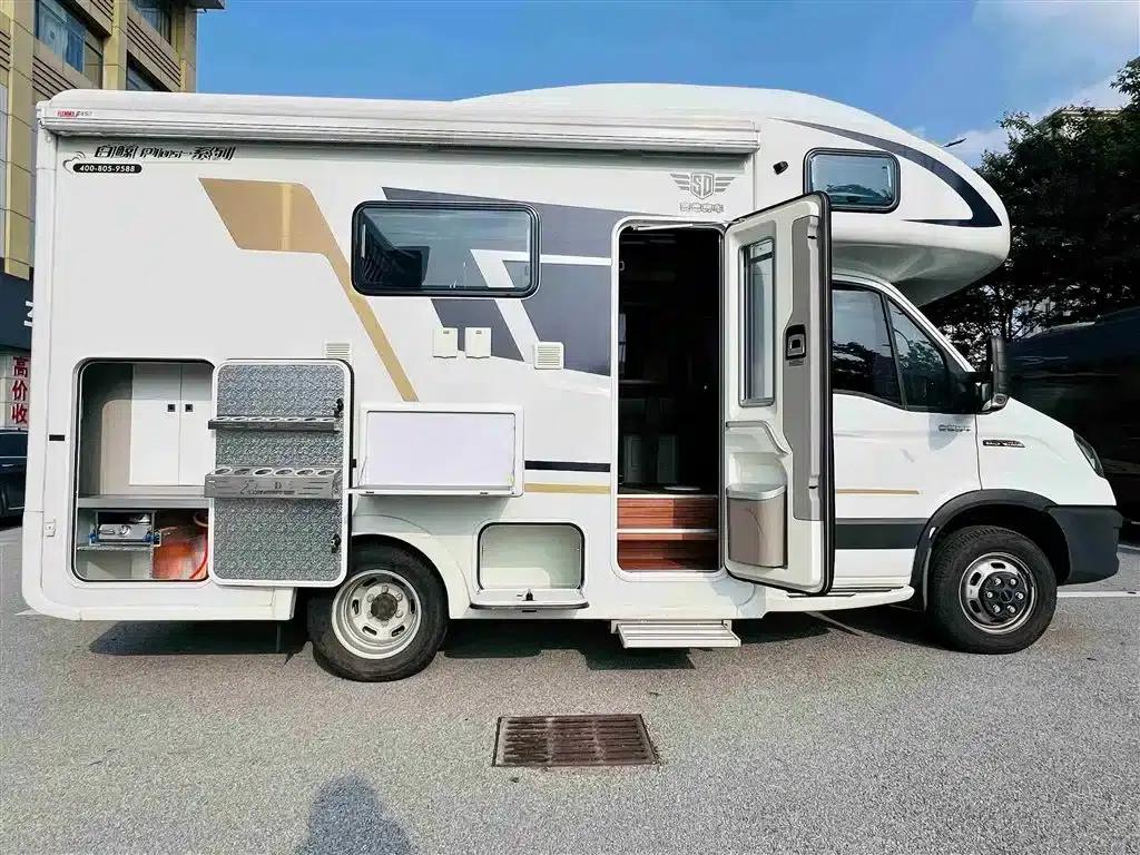 Iveco Daily 2021 3.0L Automatic — миниатюра 31