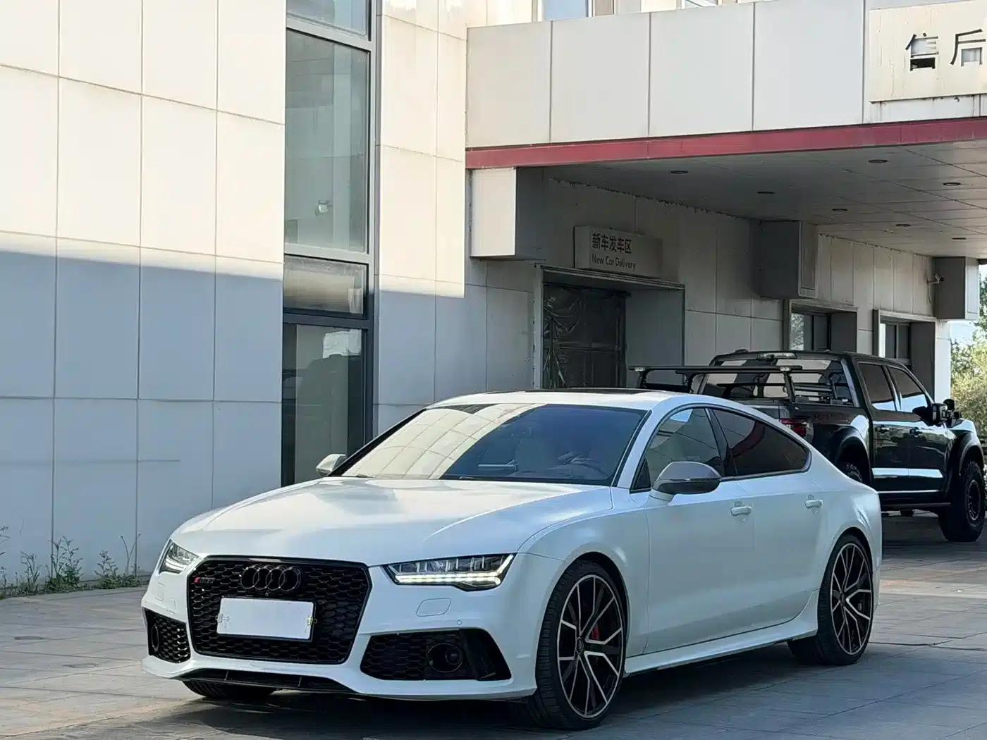 2016 Audi RS 7 RS 7 4.0T Sportback Performance — миниатюра 1