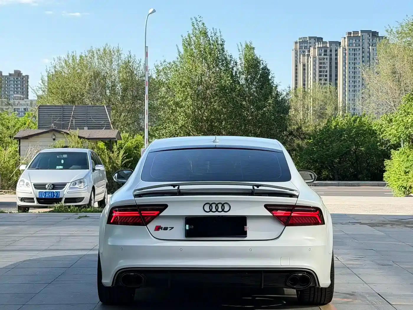 2016 Audi RS 7 RS 7 4.0T Sportback Performance — миниатюра 4