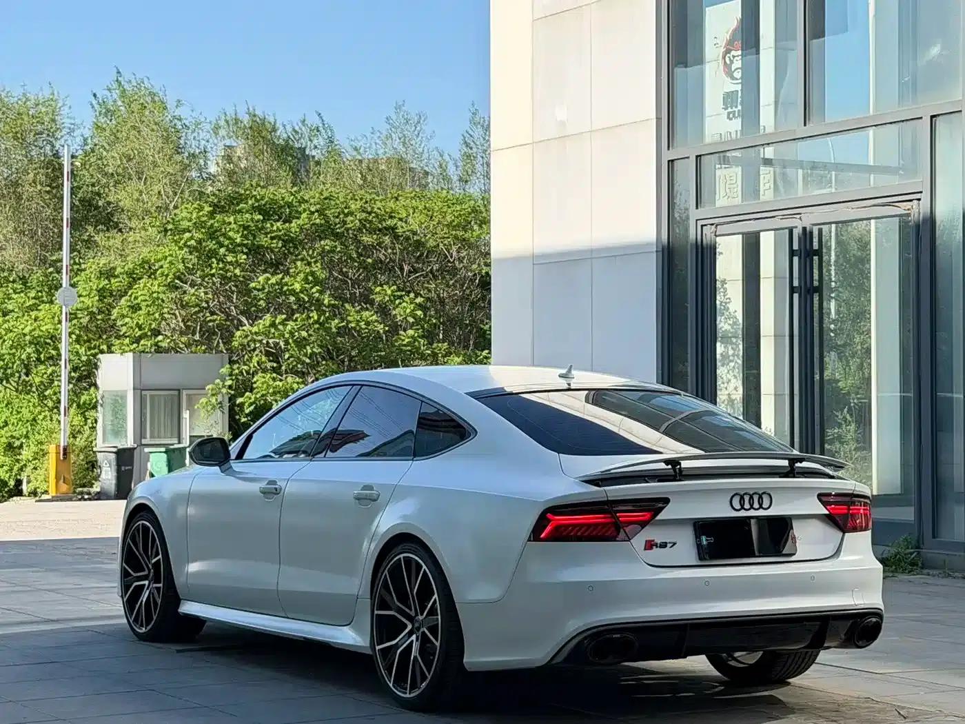 2016 Audi RS 7 RS 7 4.0T Sportback Performance — миниатюра 5