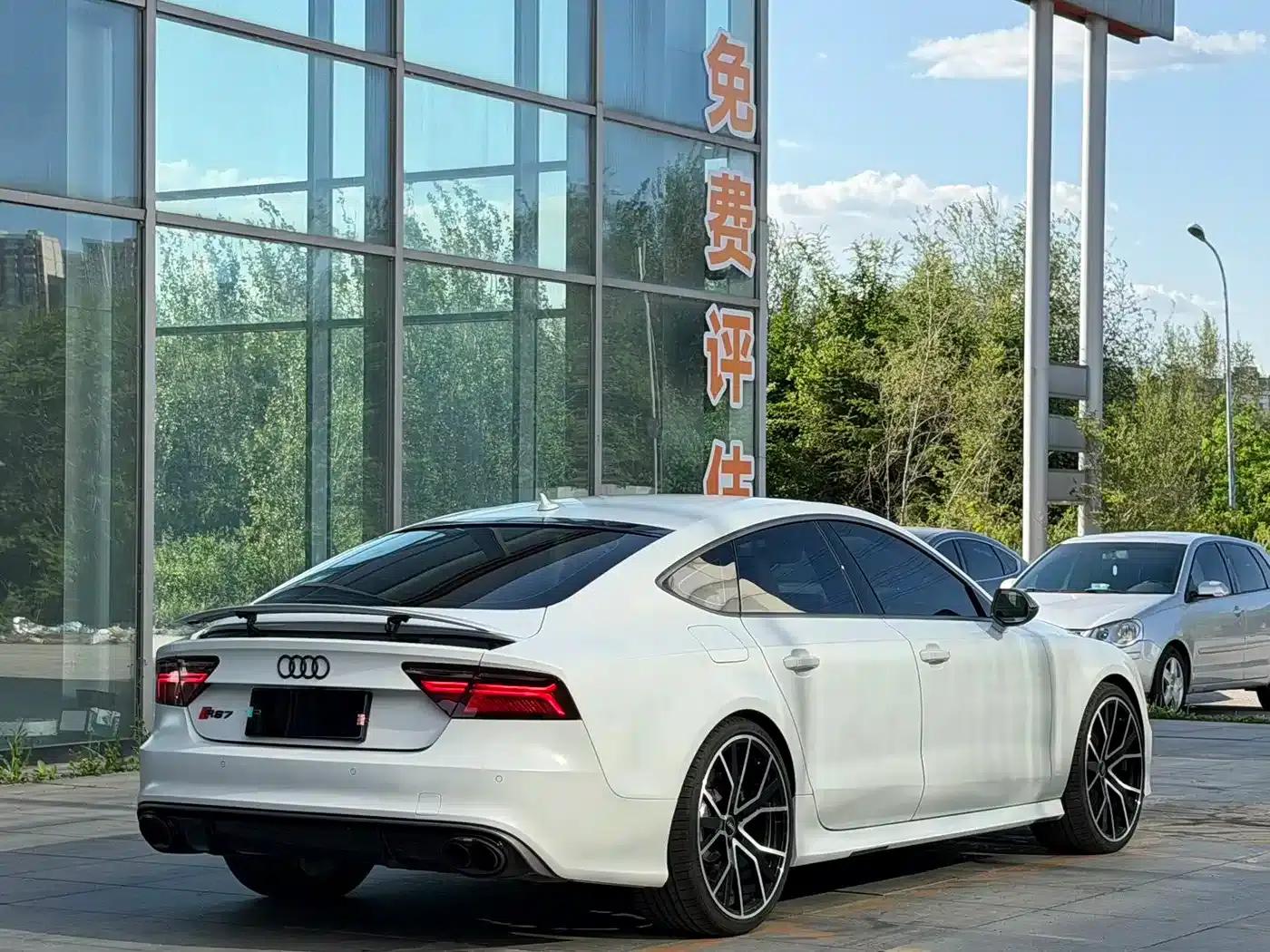 2016 Audi RS 7 RS 7 4.0T Sportback Performance — миниатюра 6