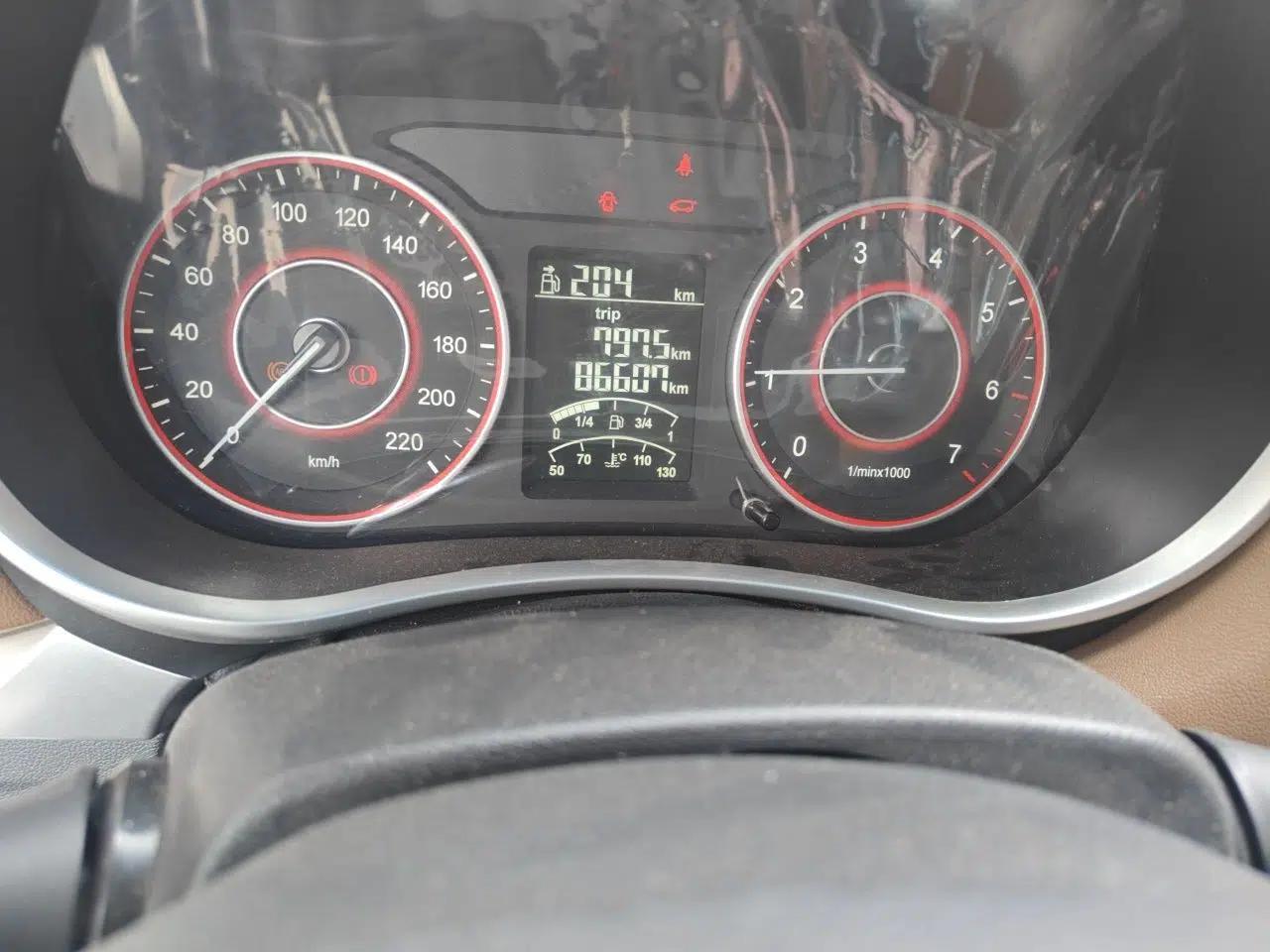 Used Jinbei F50 2017 1.6L Manual Comfort Model — миниатюра 12