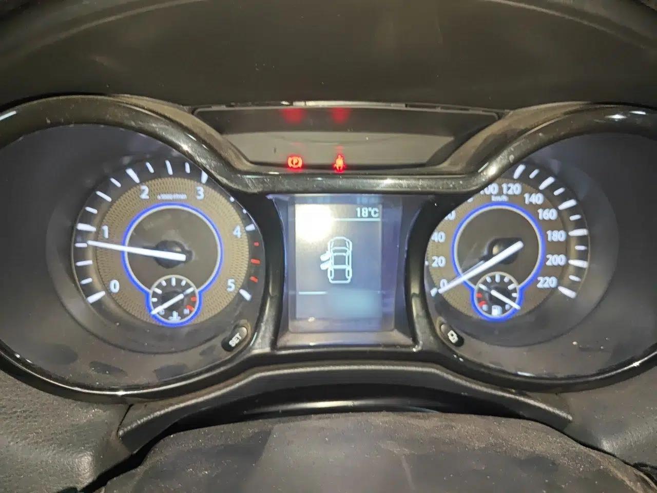 Used JMC Yuhu 3 2018 2.5T Diesel Two-Wheel Drive Advanced Version with Long Wheelbase — миниатюра 10