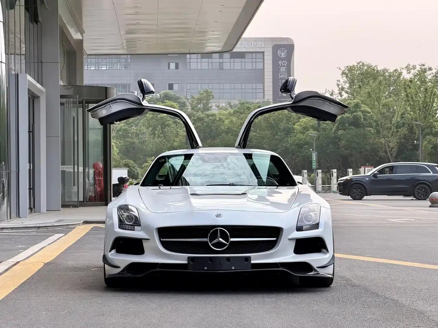 2011 Mercedes-Benz SLS AMG — миниатюра 3