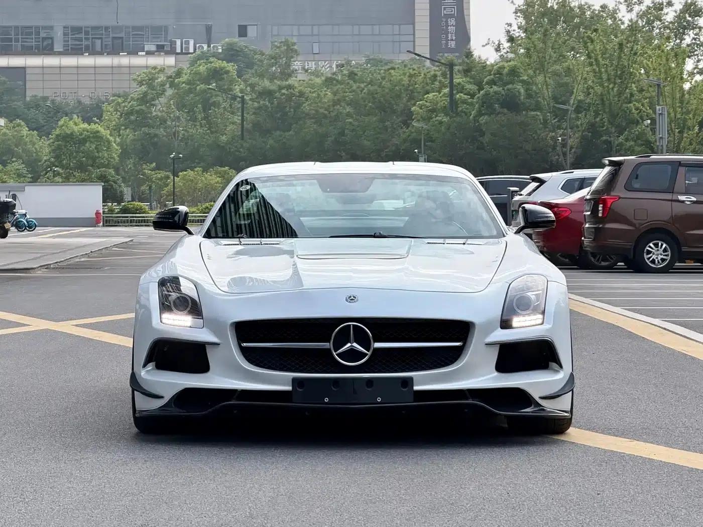 2011 Mercedes-Benz SLS AMG — миниатюра 4