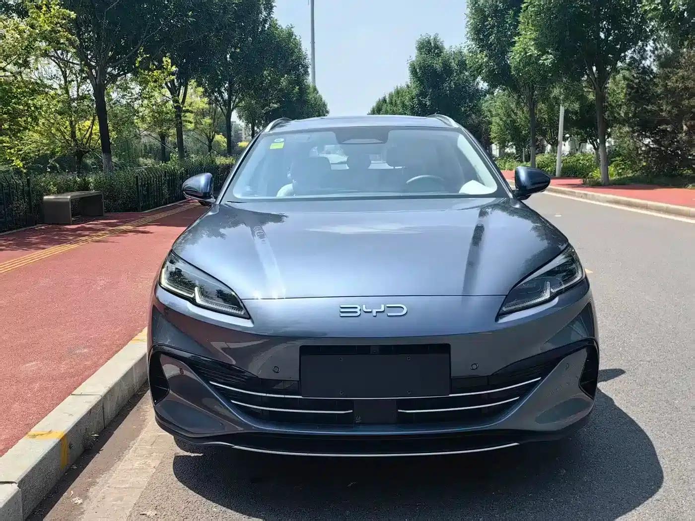 Seal 06 DM-i Touring Edition 2025 DM-i 80KM Premium — миниатюра 2