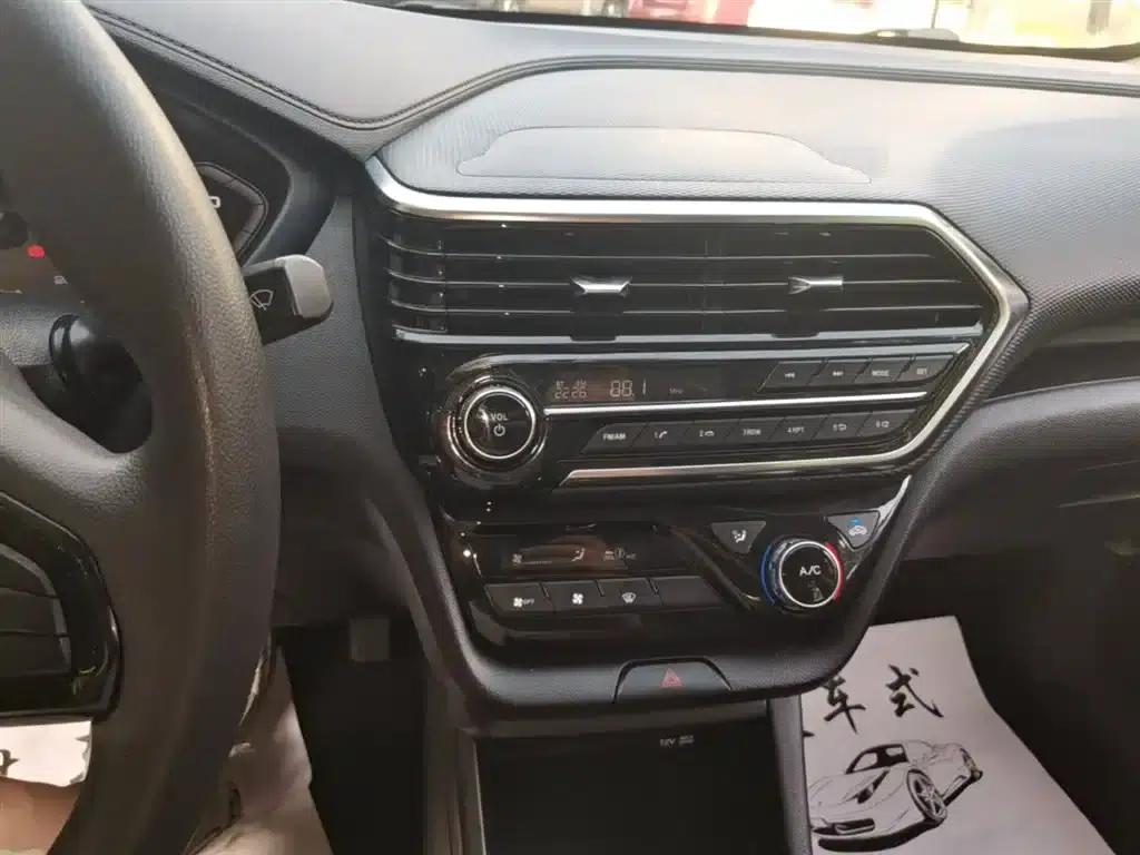 Yuexiang 2019 1.5L DCT Comfort Model (National VI Emission Standard) — миниатюра 13