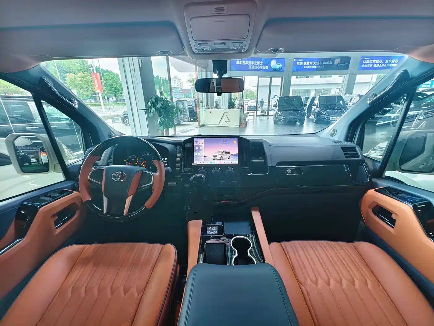 2025 HIACE 3.5L Automatic — миниатюра 12