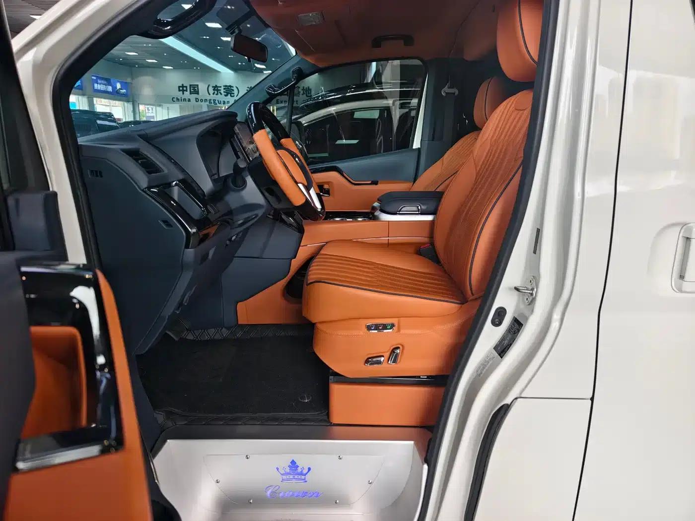 2025 HIACE 3.5L Automatic — миниатюра 8