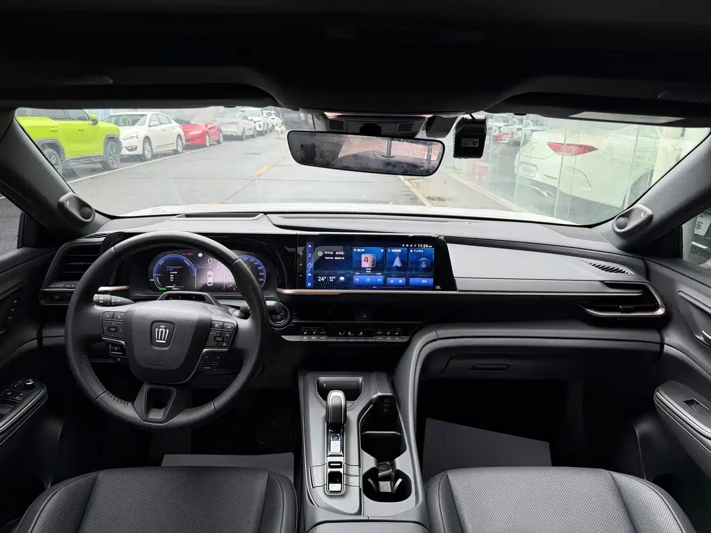 2023 Toyota Crown SportCross 2.5L SportCross HEV 2WD Premium Edition — миниатюра 9