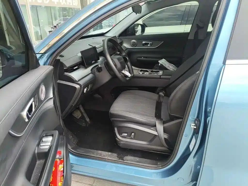 Chery Tiggo 8 PLUS C-DM 2025 1.5T 116km/h Luxury 5-seater — миниатюра 7