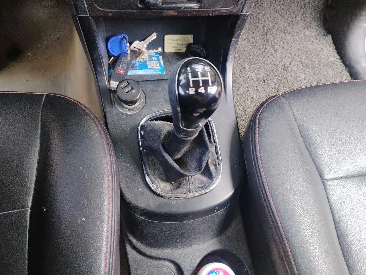 Used Dongfeng Fengon 370 2016 1.5L Manual Elite Home Edition 7-Seater — миниатюра 14