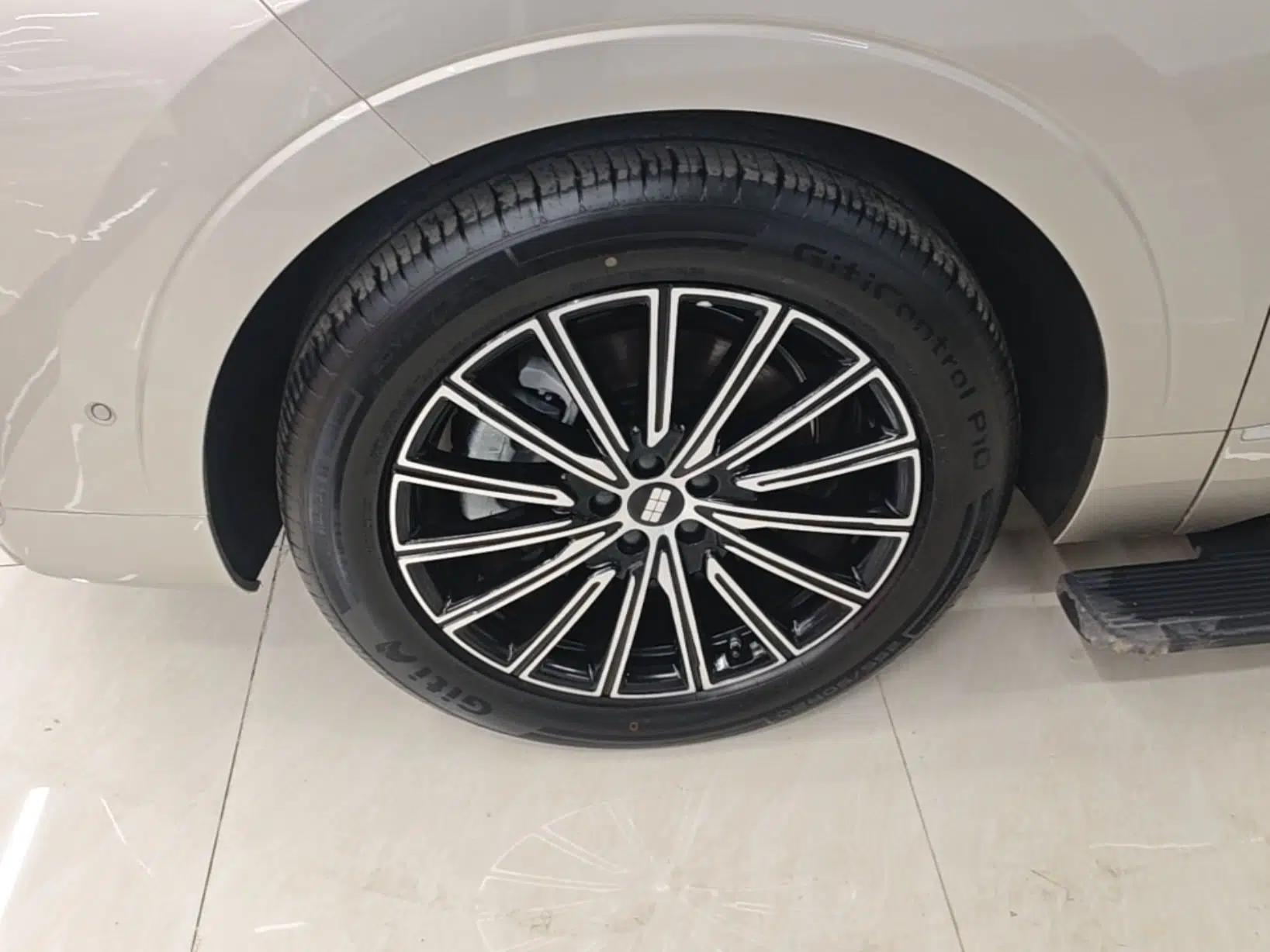 Used Geely Galaxy M9 2025 Model 210km Four-Wheel-Drive Leading Edition — миниатюра 10
