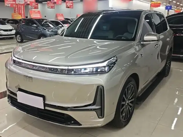 Used Geely Galaxy M9 2025 Model 210km Four-Wheel-Drive Leading Edition