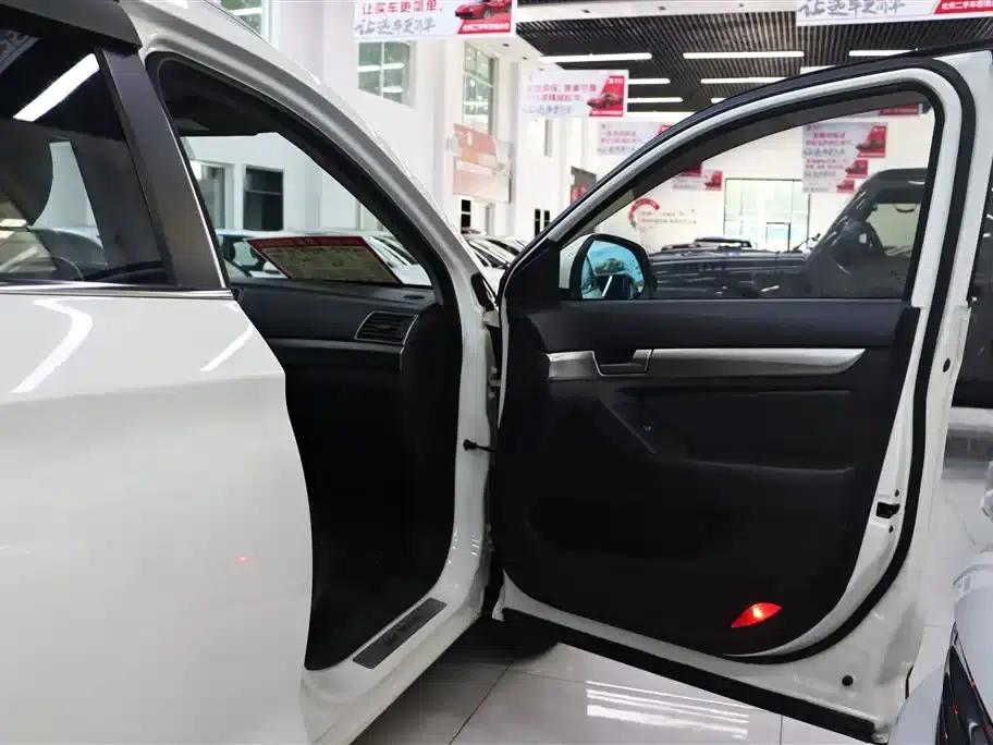 2015 Senova X65 2.0T Automatic Luxury Edition — миниатюра 22
