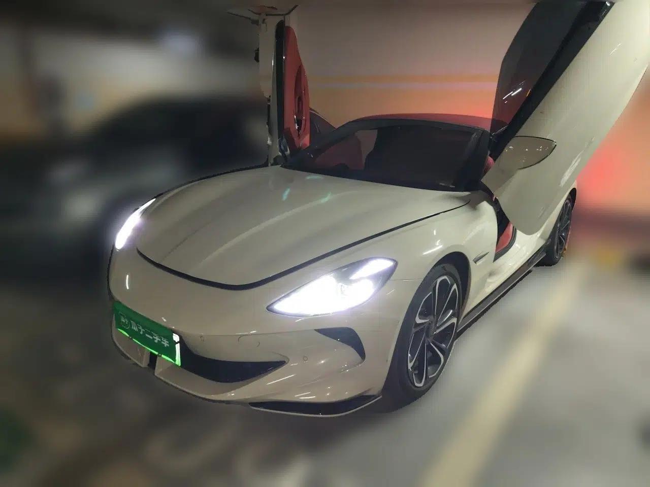 Used MG Cyberster 2024 520 km Legendary All-Wheel-Drive Red Canopy Version — миниатюра 1