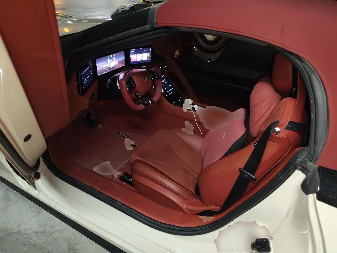 Used MG Cyberster 2024 520 km Legendary All-Wheel-Drive Red Canopy Version — миниатюра 16