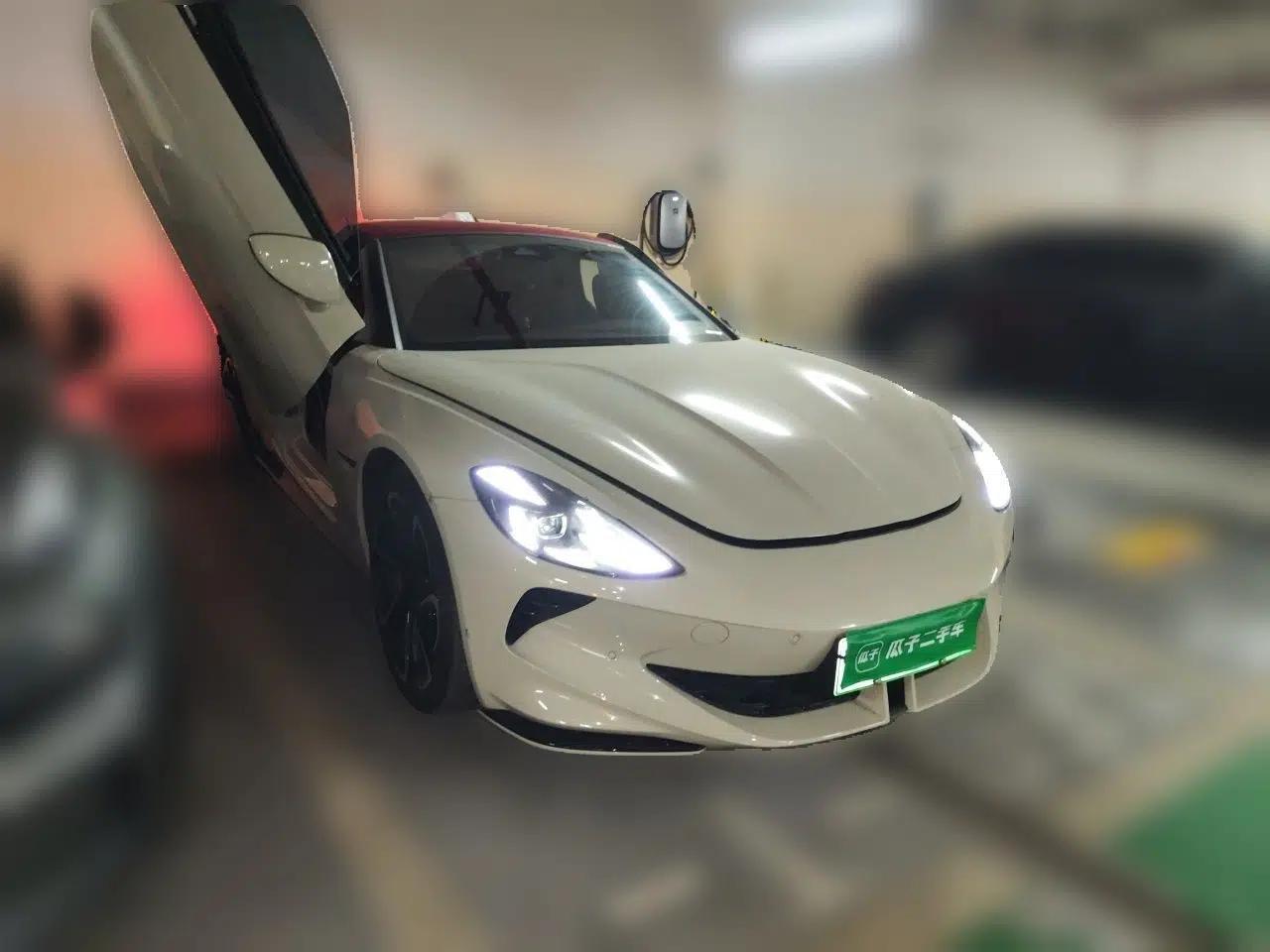 Used MG Cyberster 2024 520 km Legendary All-Wheel-Drive Red Canopy Version — миниатюра 3