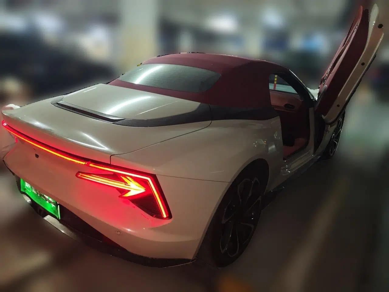 Used MG Cyberster 2024 520 km Legendary All-Wheel-Drive Red Canopy Version — миниатюра 6